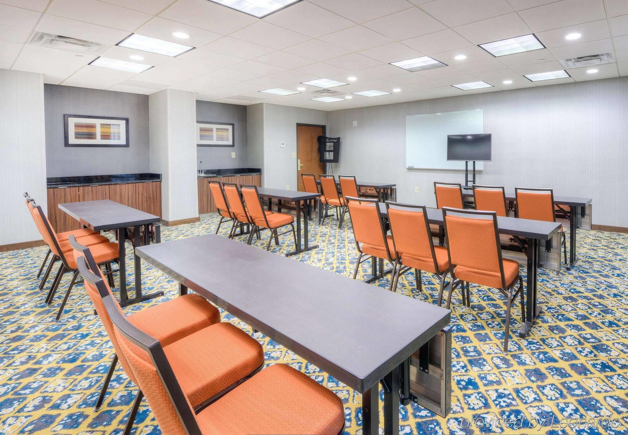 Hotel Fairfield & By Marriott Downtown 3*
